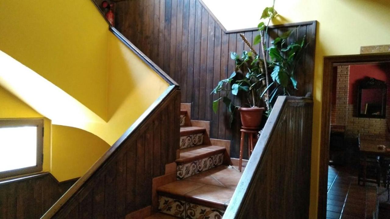 Hostal C R ALTOBIERZO, 9 h y 9 baños Pobladura de las Regueras Exterior foto