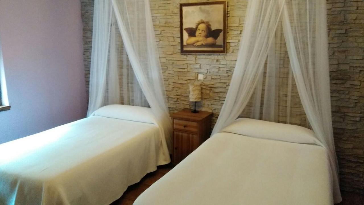 Hostal C R ALTOBIERZO, 9 h y 9 baños Pobladura de las Regueras Exterior foto