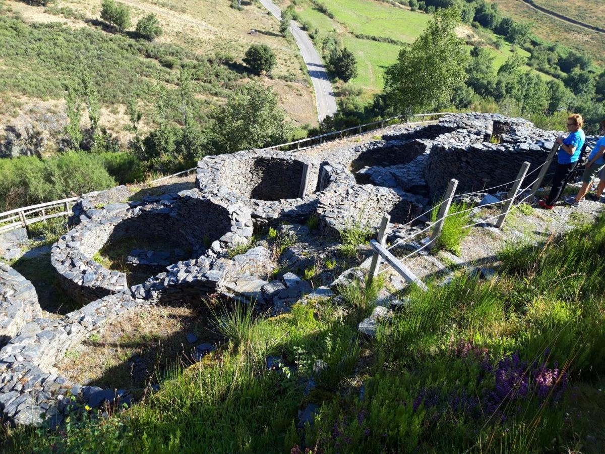 Hostal C R ALTOBIERZO, 9 h y 9 baños Pobladura de las Regueras Exterior foto