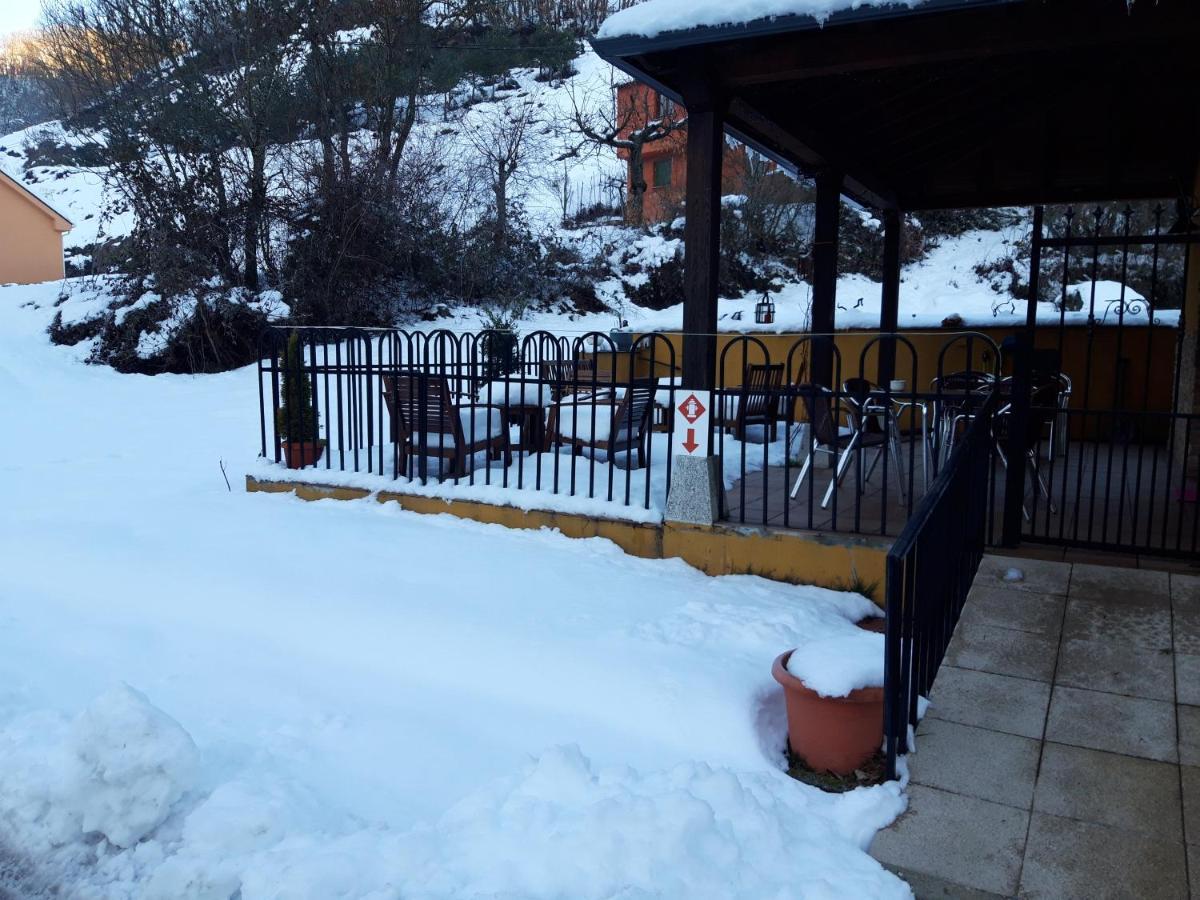 Hostal C R ALTOBIERZO, 9 h y 9 baños Pobladura de las Regueras Exterior foto