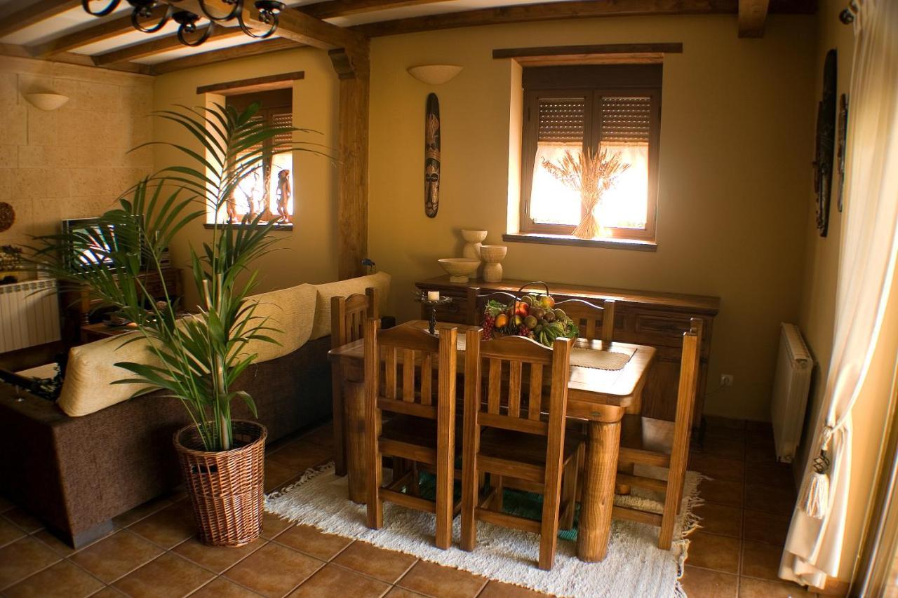Hostal C R ALTOBIERZO, 9 h y 9 baños Pobladura de las Regueras Exterior foto