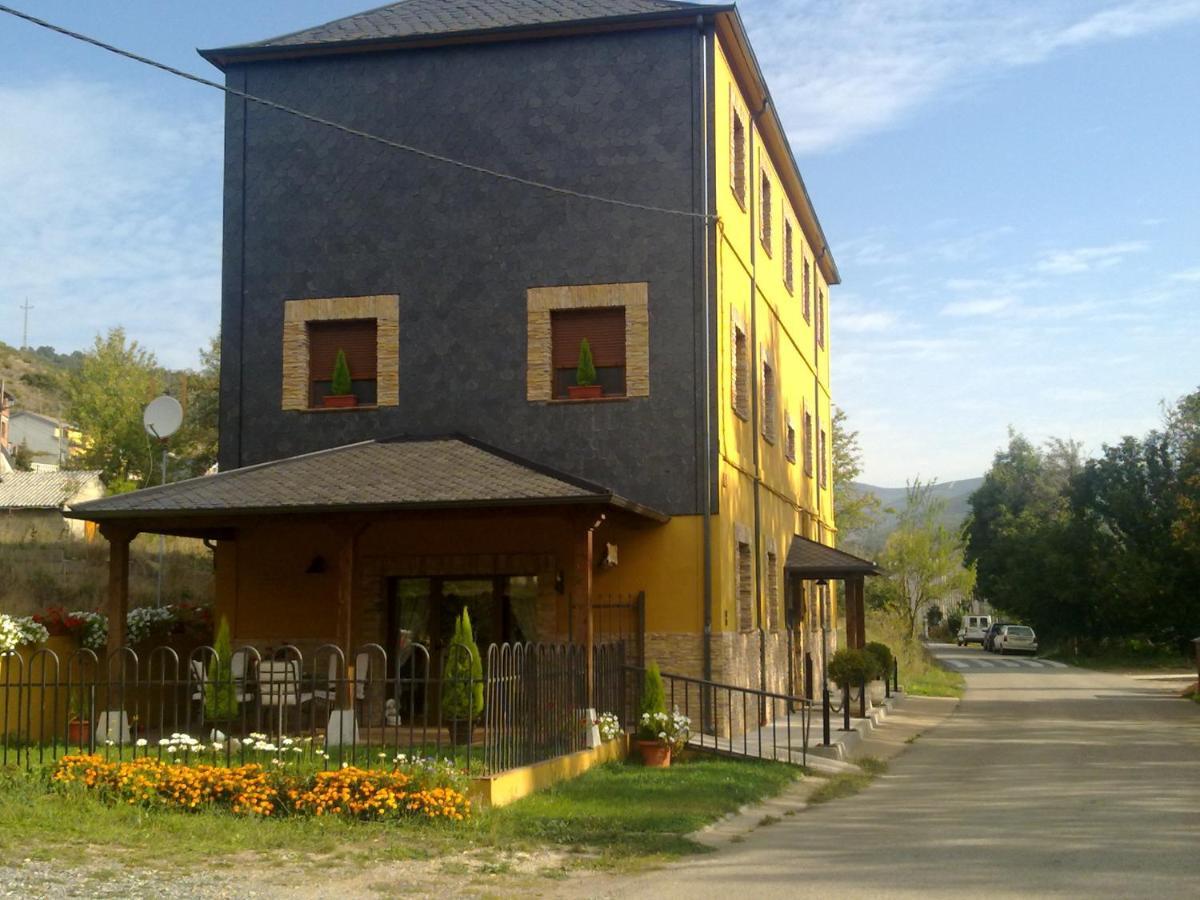 Hostal C R ALTOBIERZO, 9 h y 9 baños Pobladura de las Regueras Exterior foto