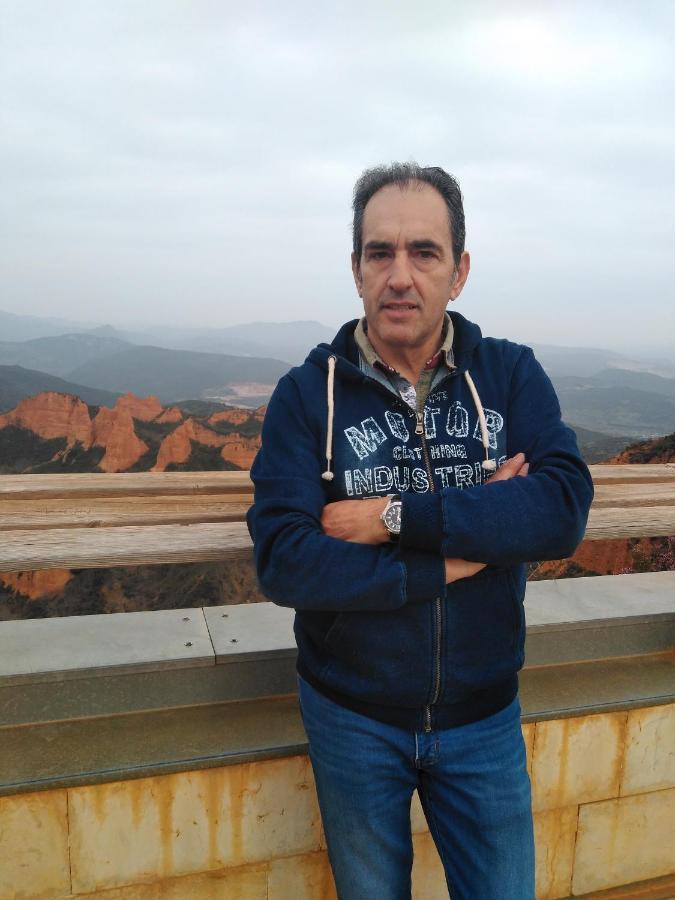 Hostal C R ALTOBIERZO, 9 h y 9 baños Pobladura de las Regueras Exterior foto