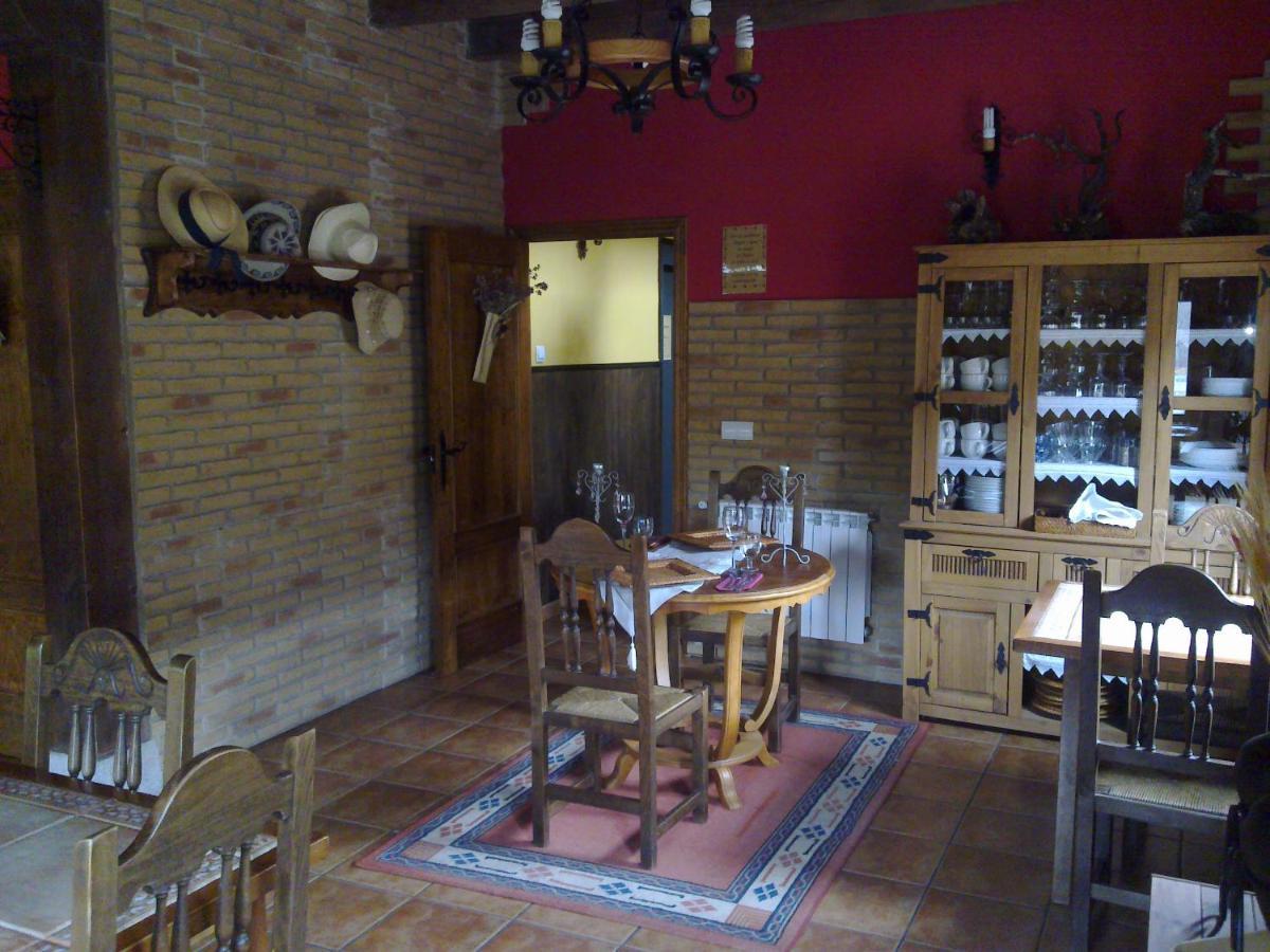 Hostal C R ALTOBIERZO, 9 h y 9 baños Pobladura de las Regueras Exterior foto