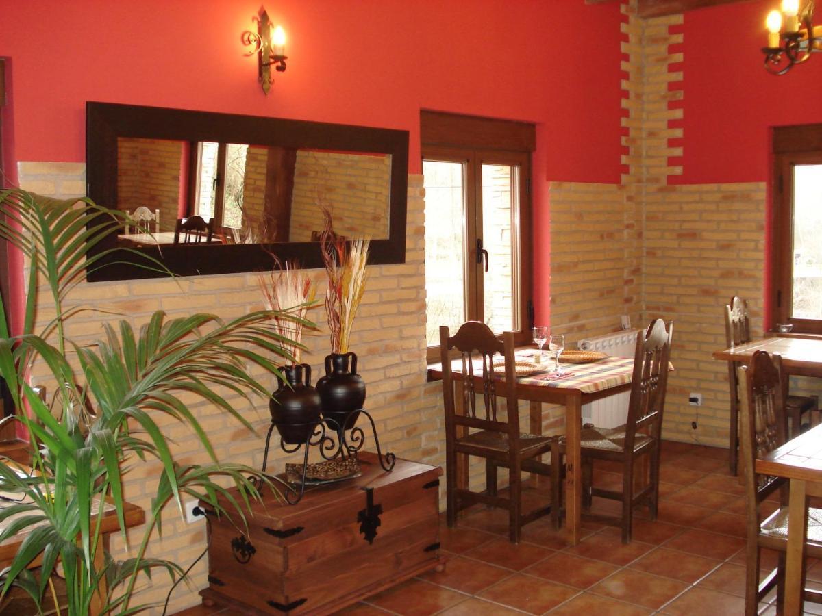 Hostal C R ALTOBIERZO, 9 h y 9 baños Pobladura de las Regueras Exterior foto