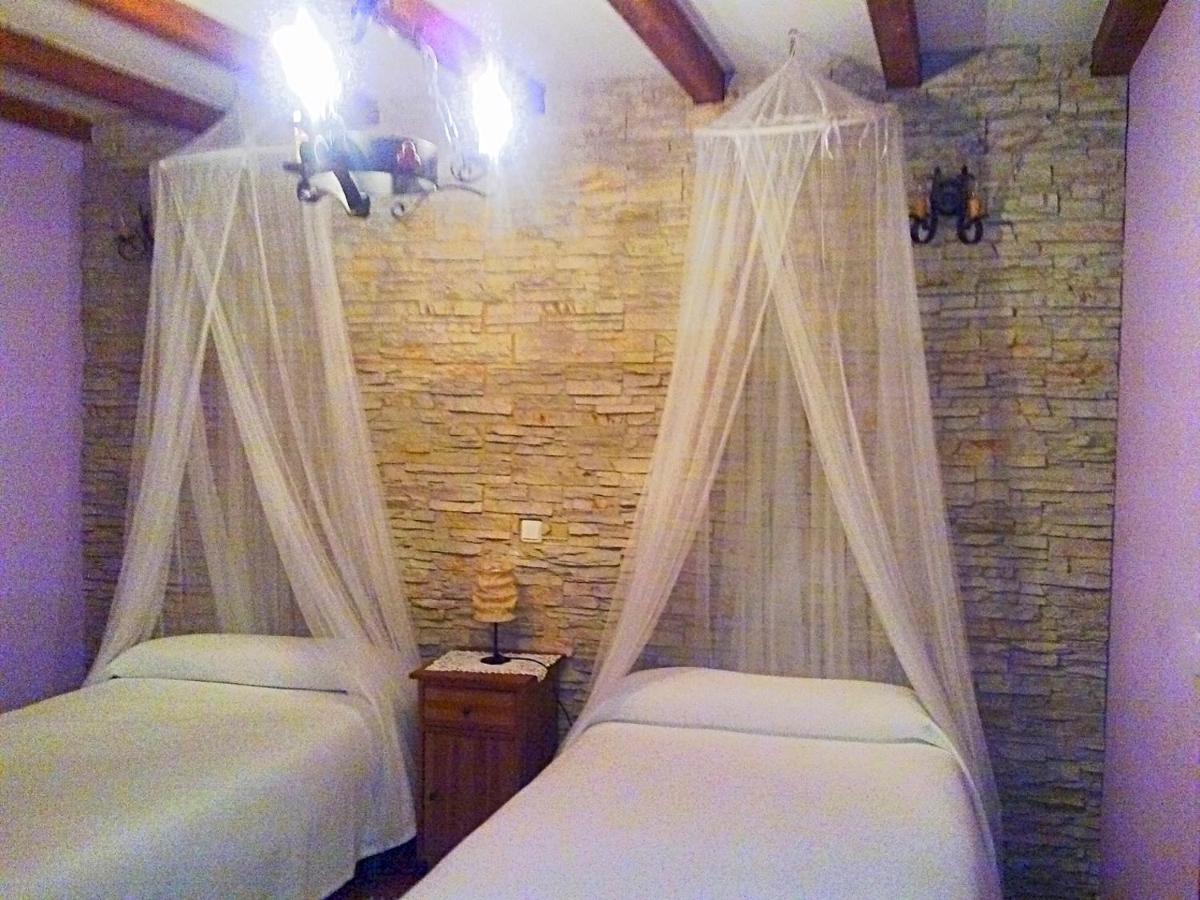 Hostal C R ALTOBIERZO, 9 h y 9 baños Pobladura de las Regueras Exterior foto
