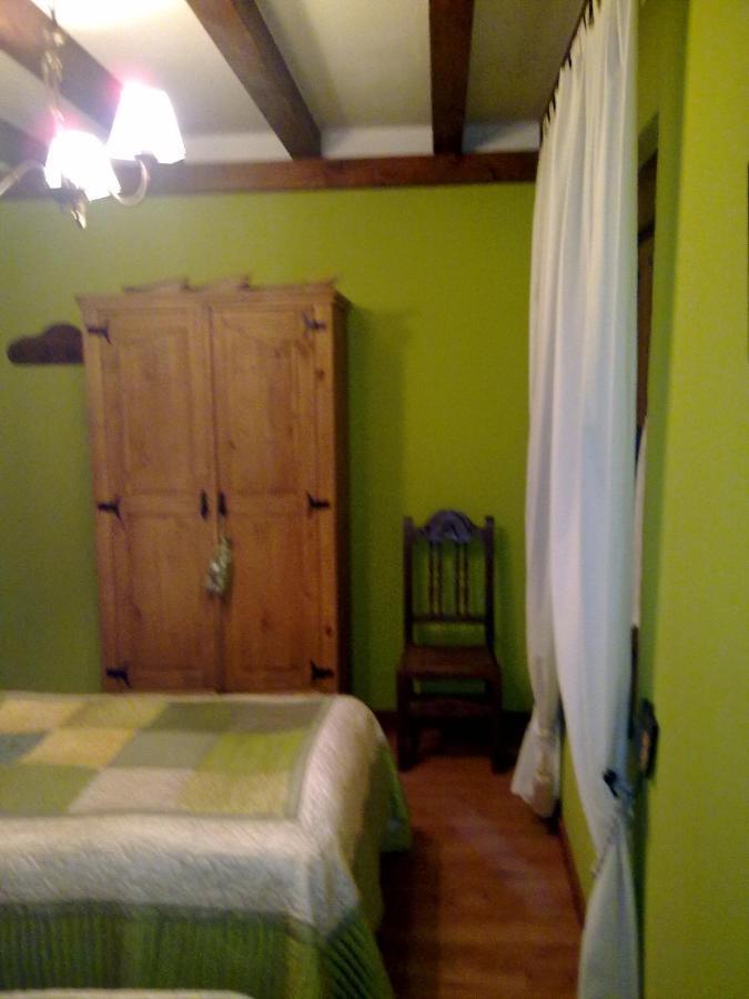 Hostal C R ALTOBIERZO, 9 h y 9 baños Pobladura de las Regueras Exterior foto
